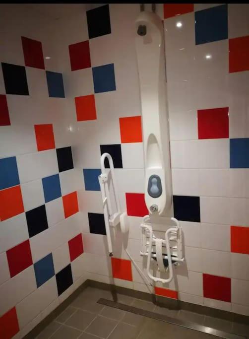 Hotel Nuit Insolite Sur L'Eau Au Port De Ouistreham Zewnętrze zdjęcie
