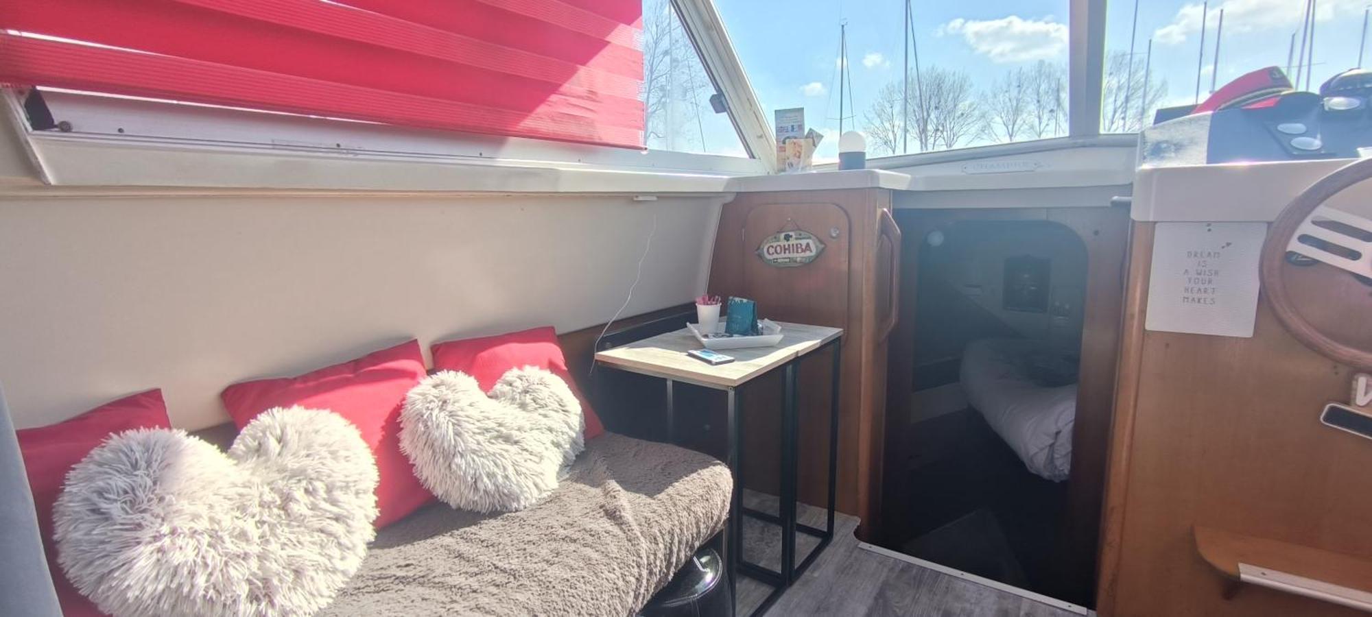 Hotel Nuit Insolite Sur L'Eau Au Port De Ouistreham Zewnętrze zdjęcie